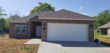 Main picture of 208 Trout St