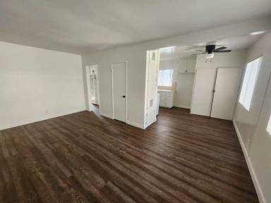 Main picture of 15221 S Raymond Ave