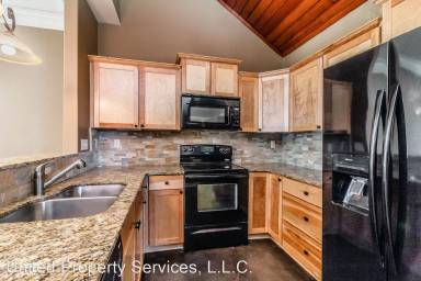 Main picture of 100-15 Padre Dr