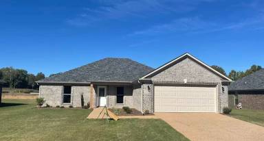 Main picture of 71 Jackson Creek Dr