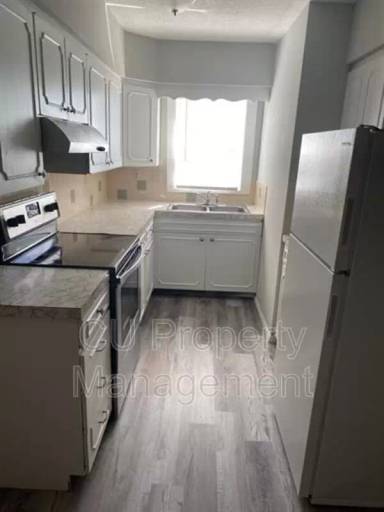 Main picture of 705 Hollycrest Dr