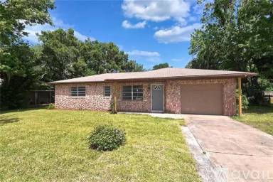 Main picture of 10 Raintree Dr