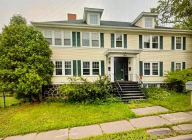 Main picture of 131 N 21st Ave E