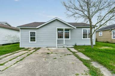 Main picture of 1018 W 6th St