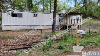 Main picture of 1710 Chatfield