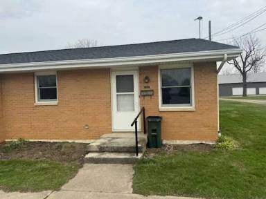 Main picture of 707 N Center St