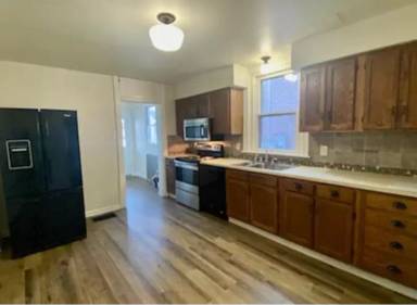 Main picture of 243 Noble St