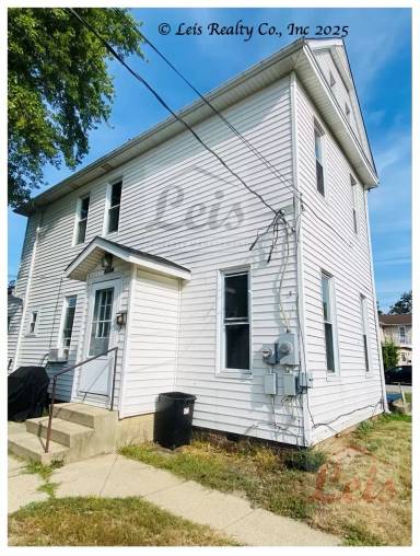 Main picture of 323 1/2 N Sugar St