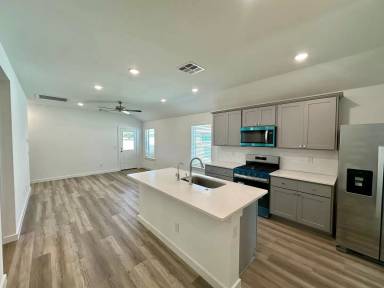 Main picture of 614 14th St