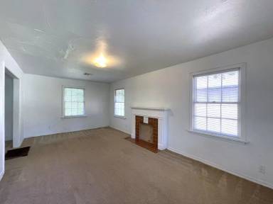 Main picture of 1705 NW 40th St