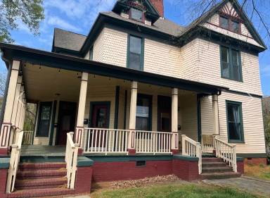 Main picture of 411 S 8th St