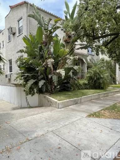 Main picture of 350 W Stocker St