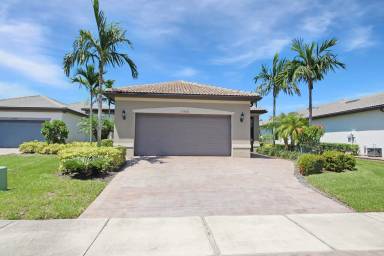 Main picture of 13928 Campoleone St