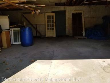 Main picture of 251 E Broadway