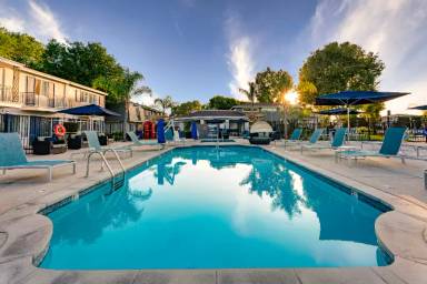 Main picture of 624 S Glendora Ave