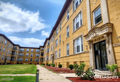 Main picture of 4622 S Lake Park Ave