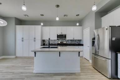 Main picture of 6538 Grand Concourse St