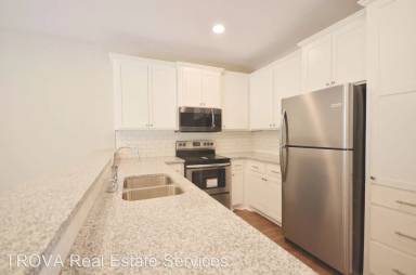 Main picture of 3320 Robin Ln