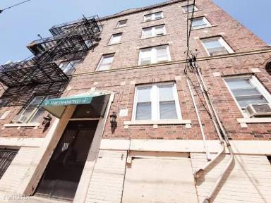 Main picture of 195 Clinton Ave