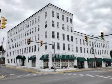 Main picture of 104 N 8th St