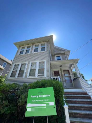 Main picture of 101 Lexington St