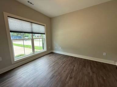 Main picture of 192 Mill St