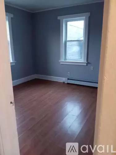 Main picture of 12 W Main St