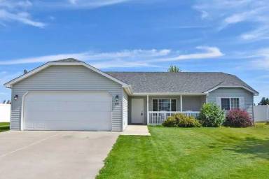 Main picture of 820 Fox Ridge Rd