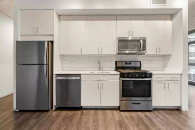 Main picture of 700 S Clark St Apartments