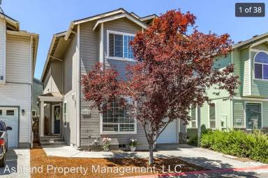 Main picture of 627 Shadow Way