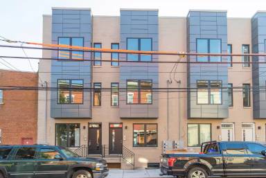 Main picture of 2404 W Master St