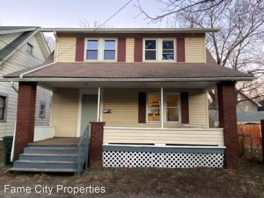 Main picture of 814 Milton Ct NW