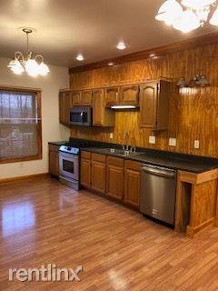 Main picture of 101 E Main St