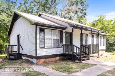 Main picture of 2001 24th Ave N