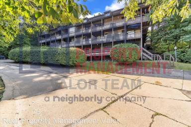 Main picture of 1712 Treetop Trl