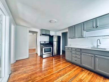 Main picture of 175 Bradley St