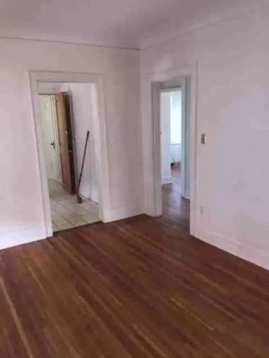 Main picture of 715 10th Ave SE