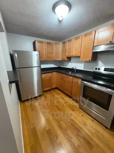 Main picture of 55 Elmwood Park
