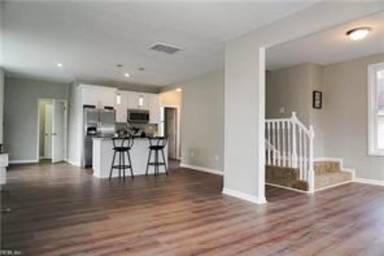 Main picture of 1350 38th St