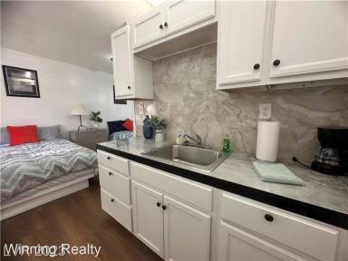 Main picture of 2125 Elm Ave