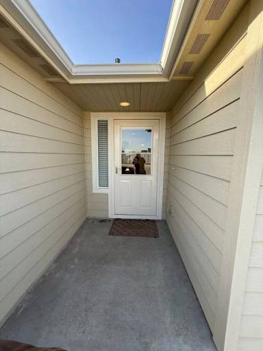 Main picture of 101 N Voyage Ave