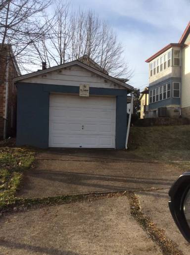 Main picture of 2nd Street, Greensburg - Garage