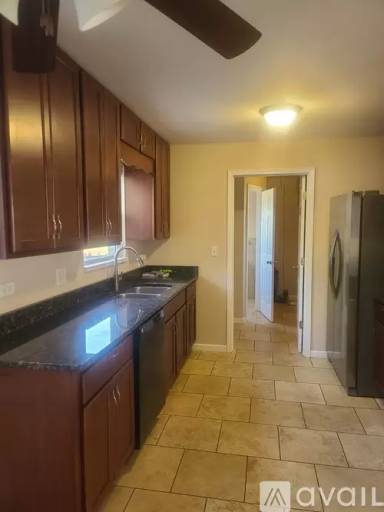 Main picture of 28 E 14th Pl