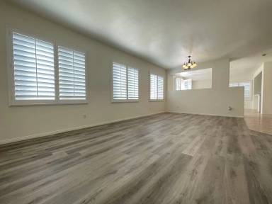 Main picture of 12981 Colonial Dr