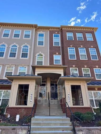 Main picture of 9602 Block St