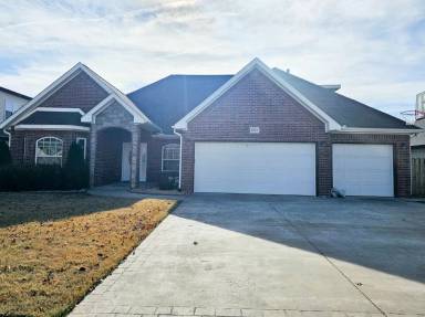 Main picture of 2203 SW Tupelo Ave