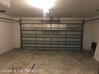 Main picture of 2725 NE 20th Pl