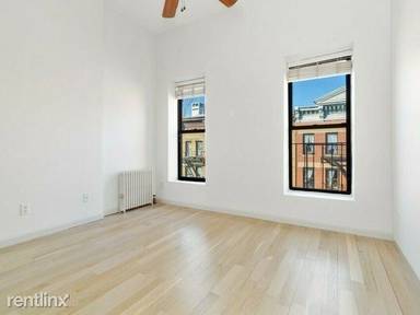 Main picture of 406 W 48th St