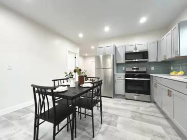 Main picture of 484 Lincoln Pl