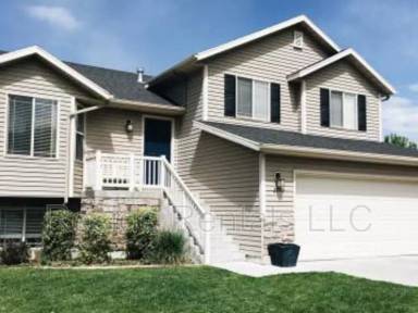 Main picture of 2599 Black Walnut Dr